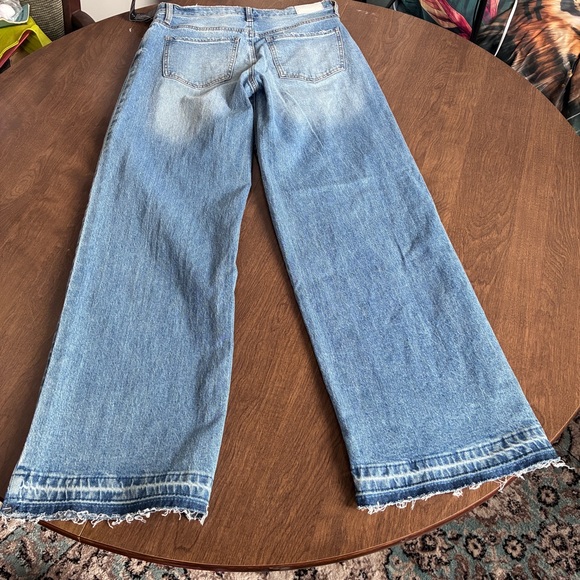 Juniors Wide Leg Rhinestone Pocket Jeans in Medium Denim, 5/27x31 - Picture 3 of 16